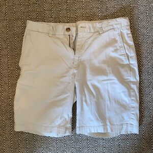 Vineyard Vines Men's Cream Flat Front Shorts